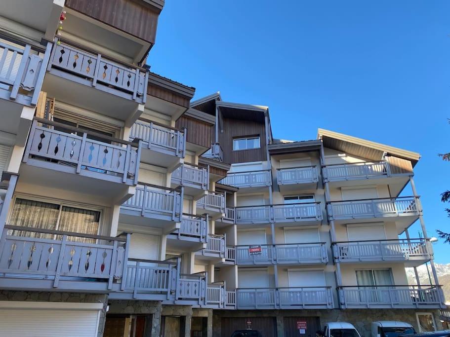 לס דה-אלפס Residence Le Kandahar Bat B N 209 Parking מראה חיצוני תמונה